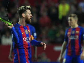 Španielsky denník Marca uviedol, že Lionel Messi (vľavo) nehodlá predĺžiť svoj kontrakt s FC Barcelona.