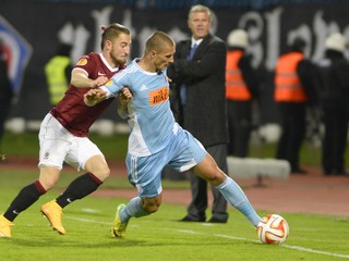 Pred odchodom do Poľska pôsobil Erik Grendel (vpravo) v Slovane Bratislava.