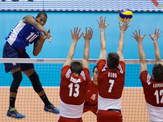 Kervin Piňerua (vľavo).