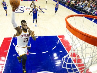 LeBron James zaznamenal triple-double.