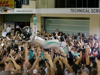 Nico Rosberg si užíval oslavy.