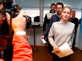 Therese Johaugová predstúpila pred novinárov so slzami v očiach.