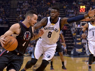 J.J. Redick (vľavo) pomohol LA Clippers k výhre.