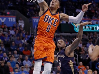 Russel Westbrook (č.0) napodobnil počin legendy.
