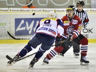 Eric Meland (vpravo) si na Slovensku v minulosti obliekal dres Banskej Bystrice.