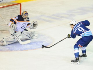 Tomáš Halász (vľavo) pôsobil v minulej sezóne v drese HC Košice.