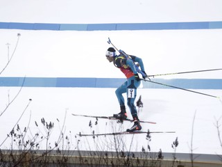 Provizórne suspendovali dvoch ruských biatlonistov