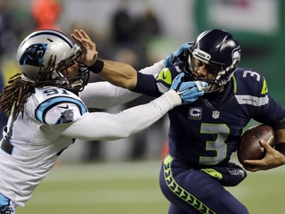 Russell Wilson (vpravo).