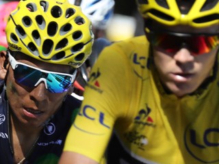 Hoci Nairo Quintana (vľavo) ide aj na Giro d'Italia, jeho prvoradým cieľom je dobre sa pripraviť na Tour de France, kde sa pokúsi zosadiť Chrisa Frooma (vpravo).