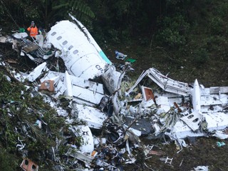 Haváriu lietadla s brazílskym futbalovým tímom spôsobil nedostatok paliva