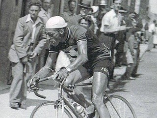Zomrel legendárny švajčiarsky cyklista, víťaz Tour de France z roku 1950
