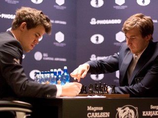 Obaja súperi len nedávno bojovali o titul majstra sveta v klasickom šachu.