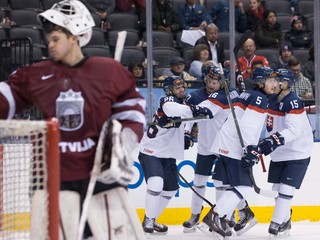 Slovenskí hokejisti zdolali Lotyšsko a postúpili do štvrťfinále majstrovstiev sveta