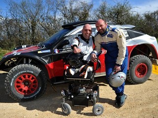 Philippe Croizon s navigátorom Cédricom Duplém.