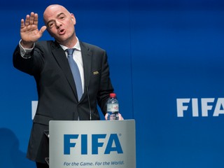 FIFA chce vyskúšať veľkú novinku, tréneri môžu mať o jedno striedanie naviac