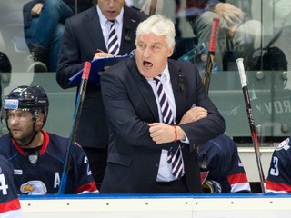 Miloša Říhu vykázali rozhodcovia z lavičky už druhý raz v sezóne.