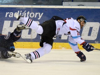 Handzuš v tomto súboji zranil Tomáša Hričinu z Košíc.