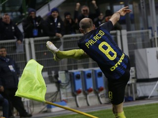 Milánsky Inter sa v pohári potrápil s Bolognou, vyhral po predĺžení
