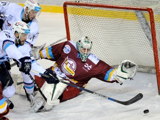 Hráči Nitry zdolali Trenčín až po nájazdoch.