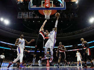Basketbalisti Philadelphie 76ers zdolali v noci na sobotu v zámorskej NBA Portland Trail Blazers najtesnejším rozdielom 93:92.
