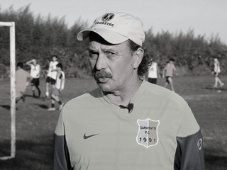 Keď ho videl, neveril vlastným očiam. Zomrel prvý tréner Lionela Messiho