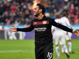 Turecký futbalový reprezentant Hakan Calhanoglu si už zrejme nezahrá v drese svojho nemeckého zamestnávateľa Bayer Leverkusen.