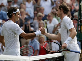 Roger Federer (vľavo) a Andy Murray.