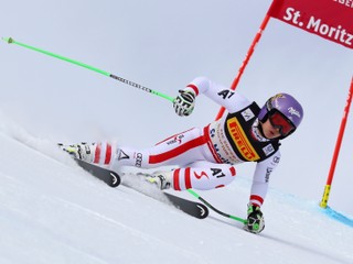 Anna Veithová na trati superobrovského slalomu na majstrovstvách sveta v St. Moritzi.
