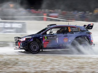 Thierry Neuville je zatiaľ vo Švédsku najrýchlejší.