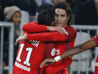 PSG hladko vyhral v Bordeaux, Cavani strelil dva góly