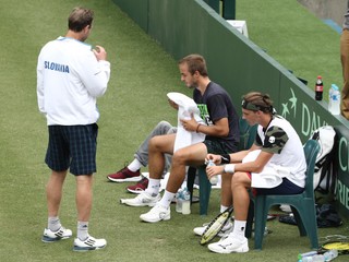 Jozef Kovalík (v popredí) a Andrej Martin sú v Davis Cupe spoluhráčmi.