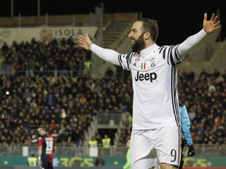 Gonzalo Higuaín bol hrdinom Juventusu Turín. Strelil dva góly.