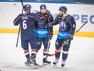 	
Hráči z Medveščak Záhreb počas zápasu Kontinentálnej hokejovej ligy (KHL) medzi Medveščak Záhreb - HC Slovan Bratislava.