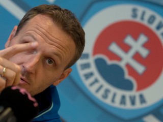 Tréner Slovana Bratislava Ivan Vukomanovič počas tlačovej konferencie pred jarnou časťou Fortuna ligy.
