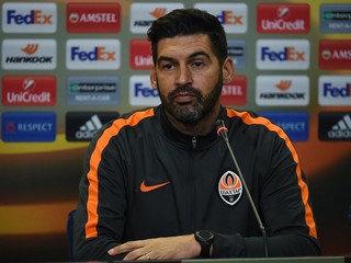 Tréner Šachtaru Doneck Paulo Fonseca po zápase zúril.