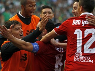 Sevilla v mestskom derby zdolala Betis a dotiahla sa na prvý Real