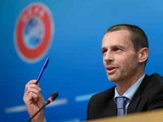 Blíži sa revolúcia? Šéf UEFA hovoril s klubmi o platovom strope či dani z luxusu