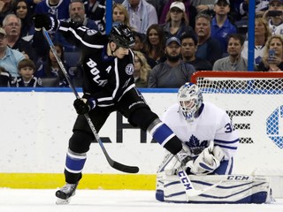 Brian Boyle v zápase proti Tampa Bay Lightning. Teraz bude hrať práve za Tampu.