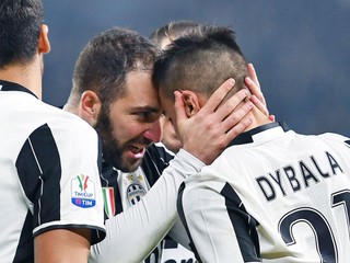 O víťazstvo Juventusu sa postarali Dybala s Higuaínom.