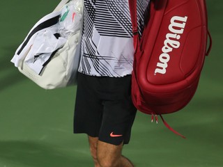Mal k dispozícii tri mečbaly. Federer v Dubaji vypadol s kvalifikantom