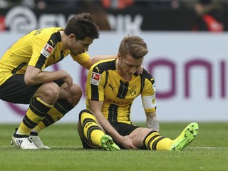 Marco Reus zápas s Leverkusenom nedohral.