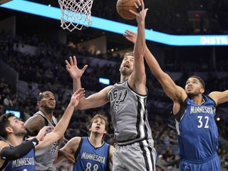 Basketbalisti Spurs sú v play off.