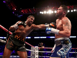 David Haye (vľavo) a Tony Bellew.