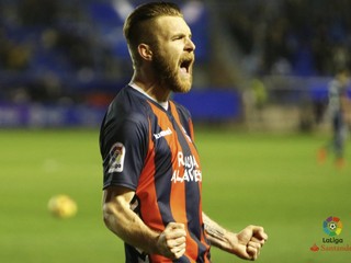 Sevilla stratila dva body, iba remizovala na ihrisku Alavésu