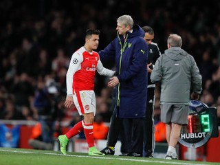 Arsenal začne sezónu bez Alexisa Sancheza, má problémy s bruchom