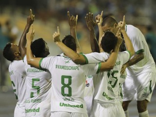 Brazílsky futbalový klub AF Chapecoense zažil víťazný návrat na medzinárodnú scénu po novembrovej leteckej tragédii, pri ktorej zomreli takmer všetci hráči tohto tímu.