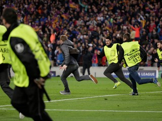 Barcelona dostala pokutu za svojich fanúšikov.