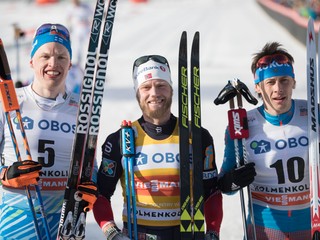 Zľava Iivo Niskanen, Martin Johnsrud Sundby a Alexander Besmertnych.