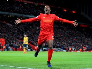 Futbalisti Liverpoolu majú proti tímom z najlepšej šestky výbornú bilanciu. Na snímke sa z gólu teší Georginio Wijnaldum.