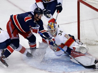 Hokejisti Floridy Panthers porazili New York Rangers po samostatných nájazdoch.